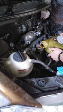 冬季不换防冻机油行吗？夏季刚换的机油冬天还用换吗