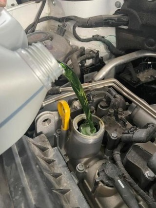 机油添加剂加了很后悔？机油添加剂有用吗