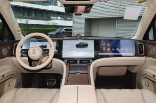 2025款问界M9上市64天大定突破6万台 提供纯电及增程两种动力