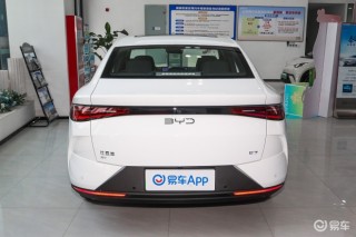 比亚迪e7正式上市 上市限时价9.88万元起