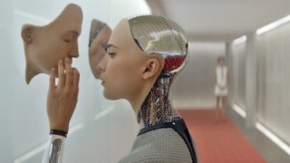 「交个朋友」，是 AI 行业的新方向