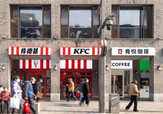 餐饮界的「技术派」：百胜中国AI落地的底层逻辑