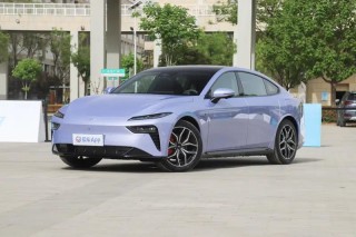 2025款东风奕派eπ007上市 售11.59万元起