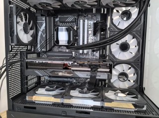 技嘉推出RX6900XT系列显卡：搭载 LCD 多功能屏幕与 RGB Fusion 2.0发光系统