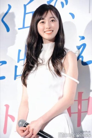 【寫真集】福原遥最後的10代面貌盡在其中，「これから。」寫真集將於20嵗生日這天正式發售。