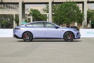 2025款东风奕派eπ007上市 售11.59万元起
