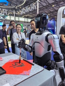 地瓜机器人携手广和通共推智能机器人新纪元