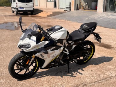 春风250SR赛道版MY22上市 售价21980元