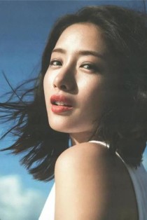 戶田惠梨香、石原里美～ 演藝圈突然吹起閃婚風，日媒分析個中原因。