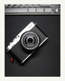 外型越来越徕卡 富士X-E4无反相机正式发布 搭配XF 27mm F2.8 R WR镜头