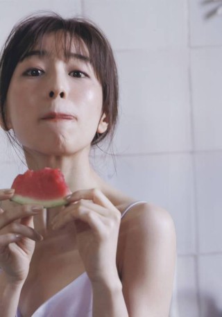 女人間的複雜三角關係～ 石原里美捲入出版社糾葛，部分原因是田中美奈實 ？