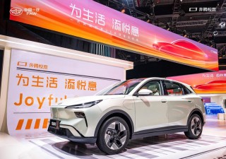 2025上海车展  一汽奔腾全系新能源车亮相车展 悦意08首秀