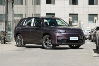 2026款零跑C10开启交付 售价12.28万元起