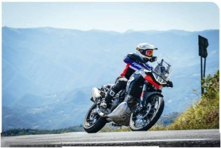 越野好手 场地体验aprilia Tuareg 660
