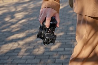 纤薄广角定焦镜头 尼克尔 Z 26mm f／2.8发布