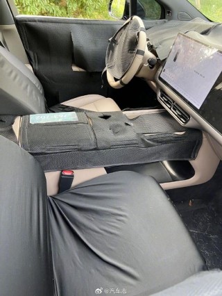 理想i8内饰谍照 将于7月正式发布