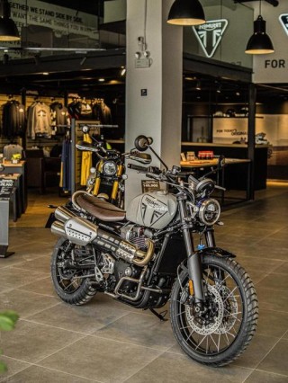 越野强无敌 凯旋Scrambler 1200 XE实拍