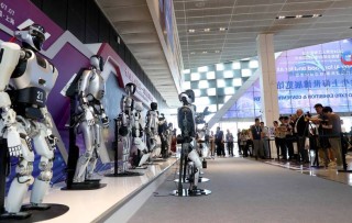 2024世界机器人大会启幕,优必选引领人形机器人工业应用新篇章