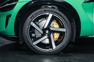 雷军征求YU7标准版改名意见 很多人误以为是入门版或者丐版