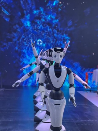 银牛3D空间计算解决方案助力人形机器人锐眼识界