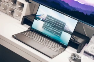 我们用笔记本CPU跑了生成式AI，让它写代码、作图...