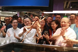 无奈;：贾跃亭卖完，孙宏斌卖，马云、马化腾、刘强东能否“挽救”乐视