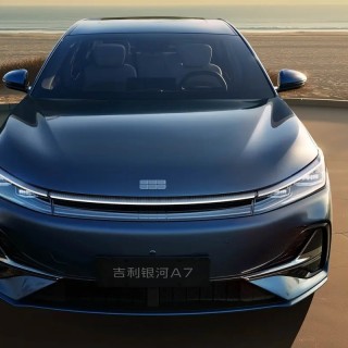 银河A7起售价8.18万元，吉利补齐产品线，攻入对手腹地