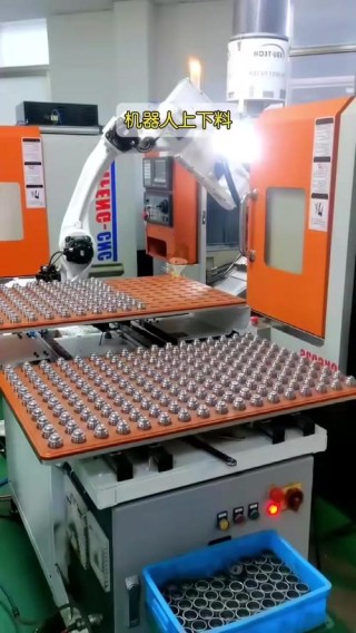 复合机器人上下料在制造业中的应用