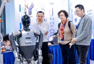 曙光存储出席2025中国人形机器人生态大会