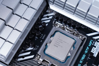 装机案例：i5-13490F配RTX4070华硕天选BTF背插白色海景房主机
