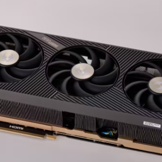 索泰RTX 5090 D v2显卡深度评测报告，包含核心参数解析与性能实测数据