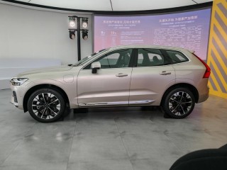 新款沃尔沃XC60正式上市 限时参考尊享价25.49万元起