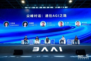 四位大模型创业者聊 AGI、Scaling Law 和价格战