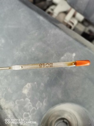 机油尺最佳位置图片，机油尺多少正常