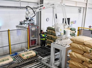 宁夏巨能机器人已为360多家企业交付1600条自动化产线
