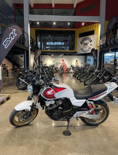 日本教练亲自授课 带你玩转CB400系列