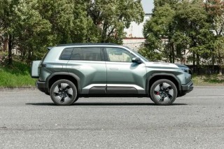 方程豹钛3后驱版将于5月20日交付 售13.38万元起