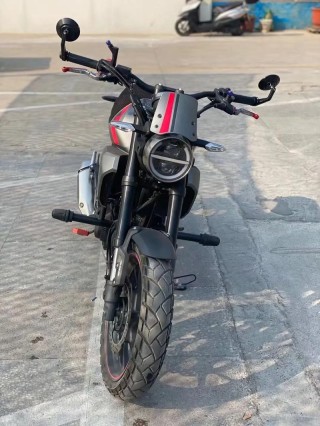 被遗忘的入门级复古 本田CBF190TR实拍