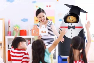 俄罗斯幼儿园出现机器人教师