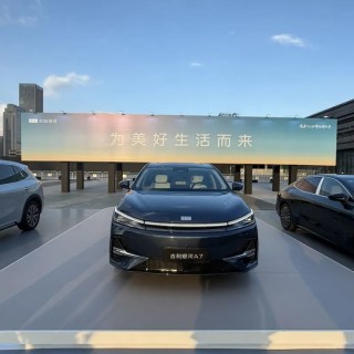 从银河A7开始，家用轿车从此不再“紧凑”