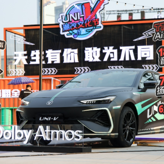 第三代UNI-V：性能不喝95，智能不丢键，颜值装34寸