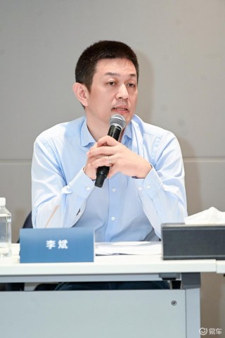 蔚来：十年蜕变与“谷底爬升”的关键战役