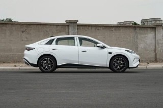 2025重庆车展：比亚迪海豹06EV售10.98万元起