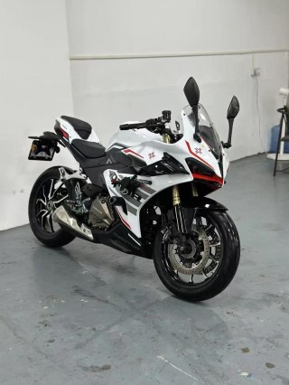 标配TCS QJMOTOR赛450上市 售价31999元