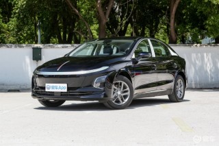 2025款红旗E-QM5上市 售12.18万元起