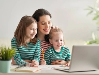 来自业内人士的 AI 指南：这 25 个真实案例可能比付费课程更有用