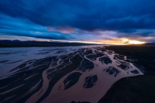 首支12-24mm超广角变焦恒定F2.8 G大师镜头 索尼发布FE 12-24mm F2.8 GM ... ...