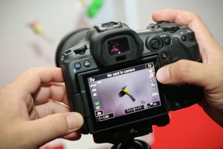 佳能EOS R5等新品威武亮相 现场体验真香