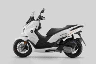QJMOTOR鸿150正式上市 售价16999元起