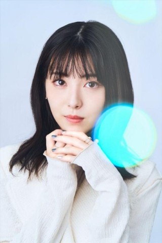 濱邊美波被爆熱戀中！雙方頻繁出入自宅，公司稱他們只是好友關係。